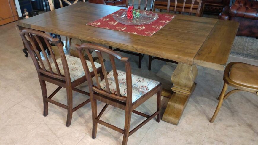 リフェクトリーテーブル