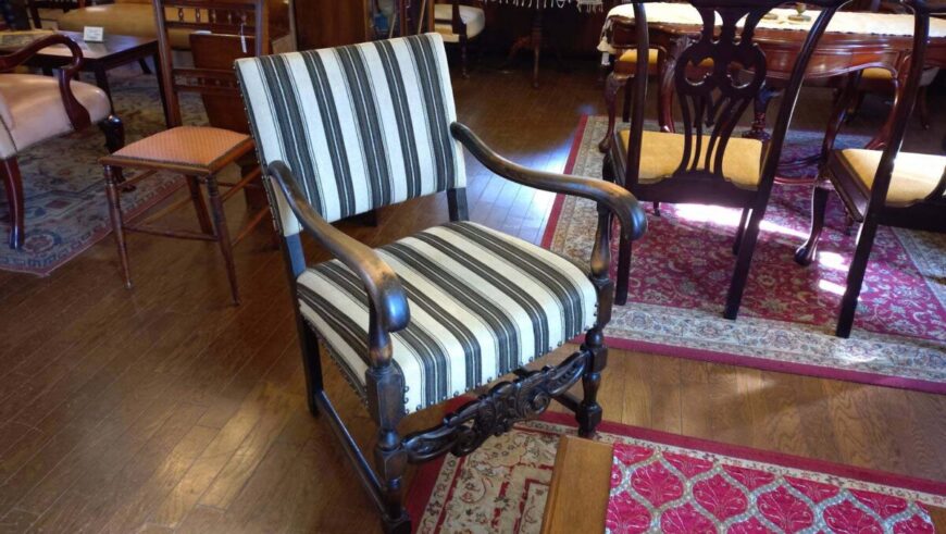 エルボーチェアー