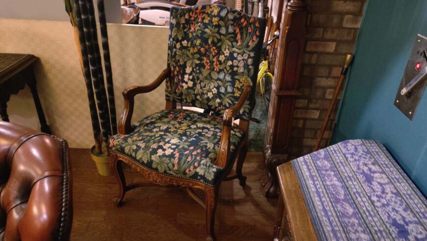 ラウンジチェアー