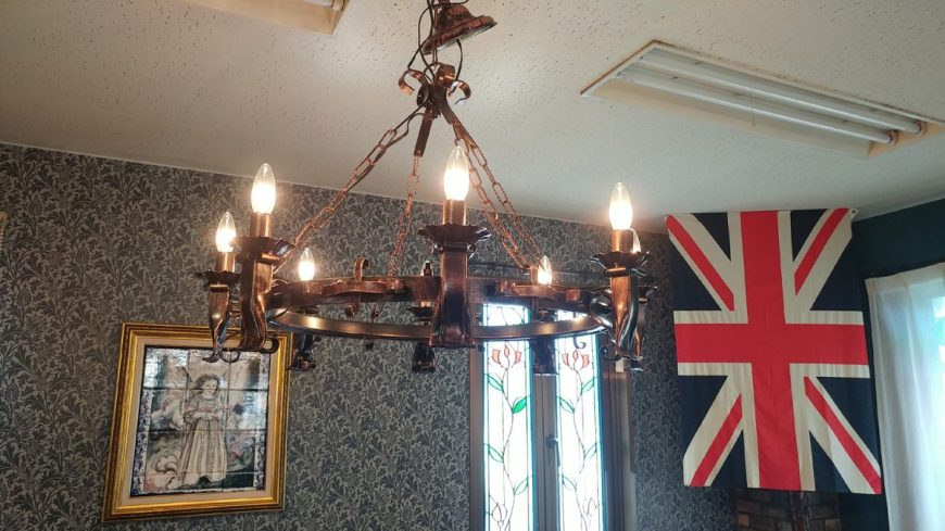 イタリア製　ＩＲＯＮ　8灯シャンデリア